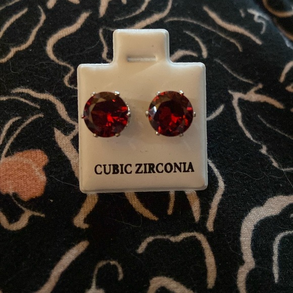 NWOT Cubic Zirconia Garnet Studs - Picture 1 of 5